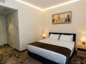 Отель Garnet Mir