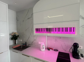 Vip 2-Kh Komn u Metro Flat