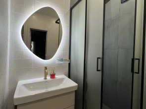 Квартира с Современным Ремонтом, Чистая и Уютная