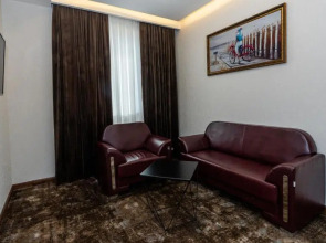 Отель Garnet Mir