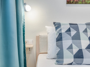 Апартаменты На Комендантском 28