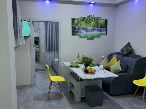 Comfort With Green Refreshing Interior Apartments