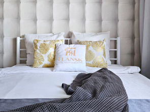 Апартаменты ФлаНск на Крылова 5