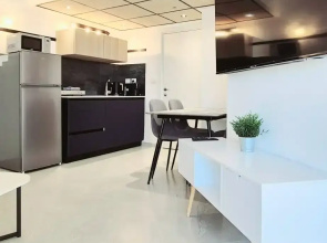 Ben Gurion 99-H04 Apartments