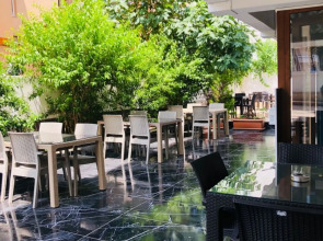 Отель Lavin Garden