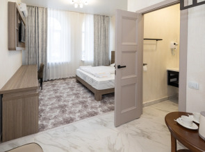 Mir Hotel
