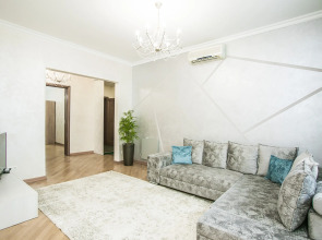 Апартаменты 3 комнатные Интернациональная 2 Центр города