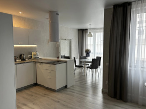 Квартира Современная трёшка возле Dana Mall