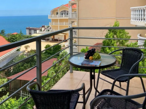 Sofi Gold Living Quarters
