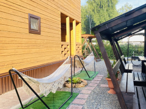 Uyut Guest House