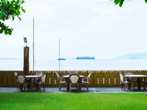 Suzuki Beach Hotel