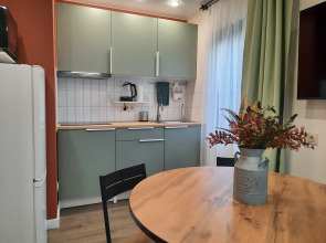 Частный дом у леса