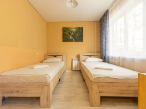 Апартаменты Трехкомнатные 10 тысяч метров 1