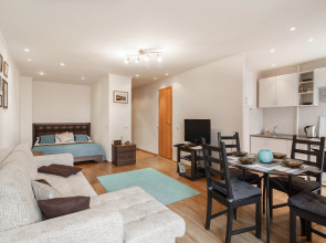 Апартаменты на Большой Покровской 73 в самом центре. Сова-Дом