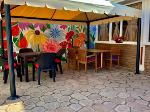 Melanzh Guest house