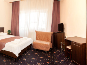 Отель Максимус