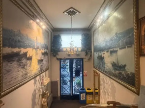 Апартаменты 3BR Flat Old Style 4AC Terrace, Metro