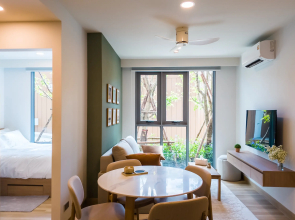 2 Spalni V Skypark Apartment