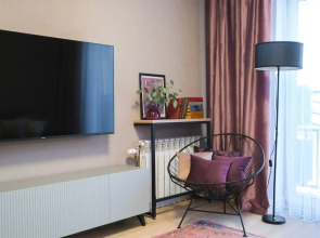 Большая Однокомнатная Квартира с Видом на Реку и Новым Ремонтом