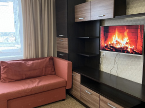 Dvukhkomnatnaya Na Semi Vetrakh V Rezhe Flat