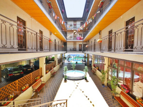 Отель Атриум