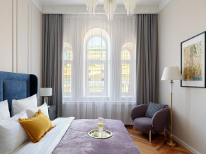 Апартаменты Minin Apartments с видом на Александринский Театр 130 кв.м.