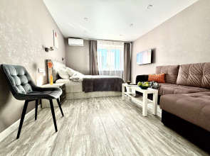 S Dizaynerskim Remontom Ryadom S Termami vozle Kalyzhskih Term i riadom s Muzeem Kosmonavtiki Apartment