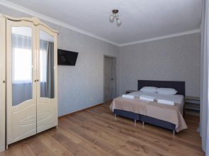 Trekhkomnatny Kottedzh U Morya Villa