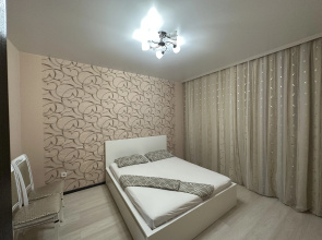 Uyutnaya Chistaya Kvartira Ryadom s Khurulom Flat