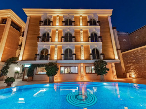 Отель Seven Hills Palace