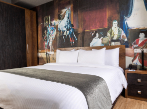Theory Hotel