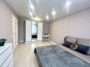 Na ulitse 10 let Oktyabrya 5 Apartments