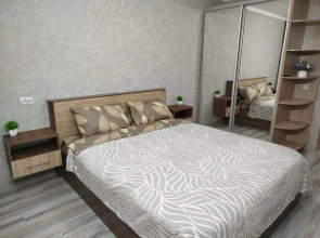 V Tikhom Rayone Flat