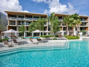 Отель Wyndham Grand Nai Harn Beach Phuket