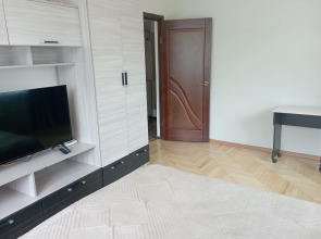 Квартира Двухкомнатная на Тельмана 5