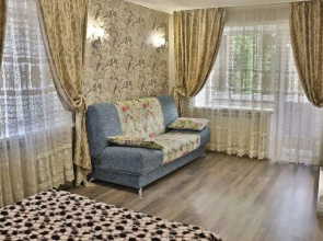 Uyutnye na ulice Kommunarov Apartments