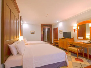 Отель Long Beach Garden Hotel & Pavilions