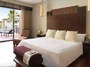 Курортный отель Anantara The Palm Dubai Resort