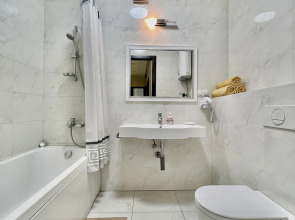 Апартаменты Прекрасная Двухкомнатная Квартира с Видом на Главный Проспект