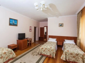 Отель Каприз