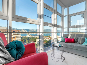 Апартаменты UzorApart Комфортная студия в центре с потрясающим видом на море