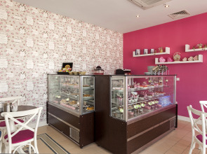 Отель Karmir Resort  & SPA