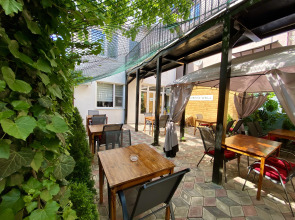 Гостевой дом Green Wall