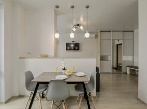 Апартаменты в ЖK Kолизeй c видом нa пруд.