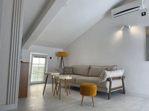 Coastal Two Bedroom Comfort Apartments