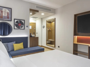 Отель Hampton by Hilton Istanbul Arnavutkoy