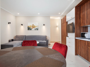 Апартаменты для Большой Семьи с Тремя Балконами