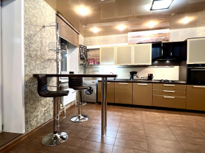 Квартира 3-комнатная Видовая Yarapartments на Набережной