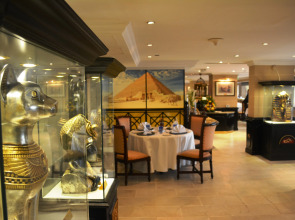 Arabian Courtyard Hotel & Spa