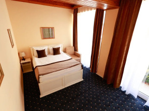 Отель East Legend Panorama